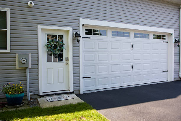 24/7 Emergency Garage Door Panel Replacement experts in Old Hill, CT